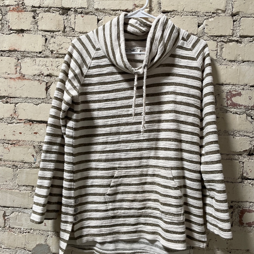 Simply Noelle Pullover